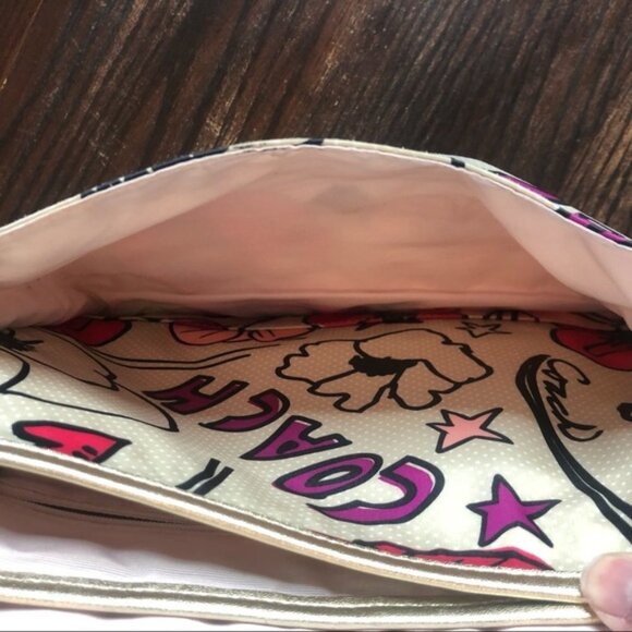 Coach Kyra Poppy Daisy Floral Messenger Bag - Picture 13 of 16